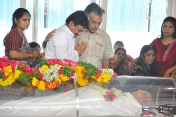 Celebs Pay Condolences to C Narayana Reddy